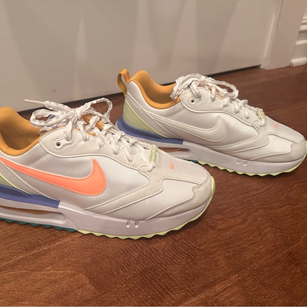 Nike White and Peach Athletic Shoes